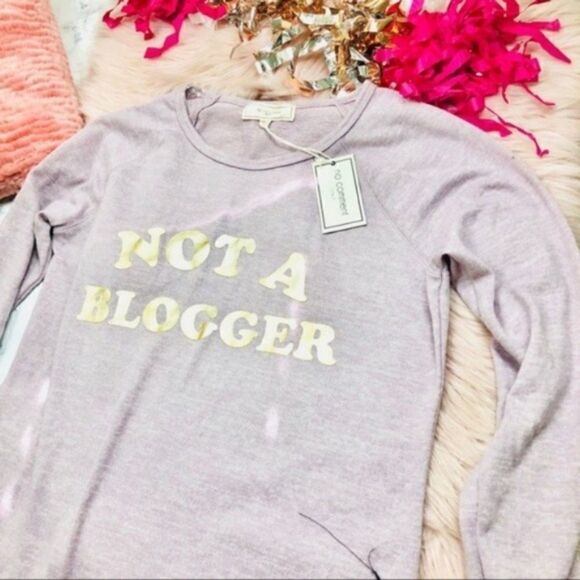 NWT Francesca’s Collections Blogger Graphic Sweater Top - Picture 5 of 5